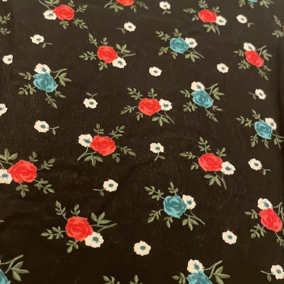 Vans Collared Button Up Floral Top 🌹 - Picture 6 of 6